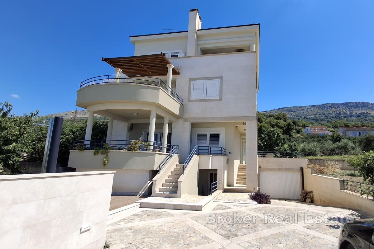 Casa vicino a Spalato con piscina e vista mare