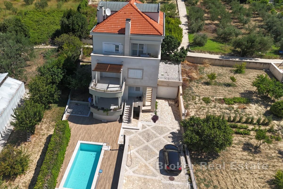 Casa vicino a Spalato con piscina e vista mare