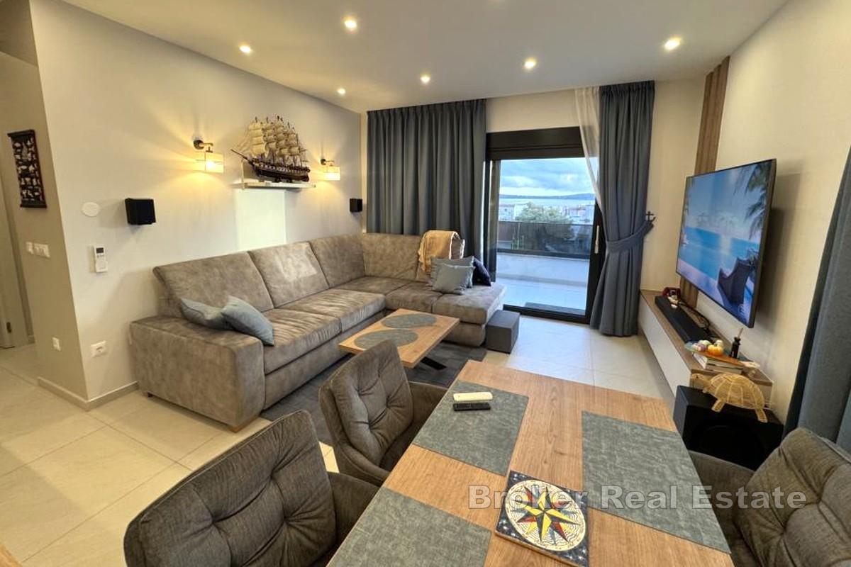 Luksuzni Penthouse s krovnom terasom i otvorenim pogledom na more
