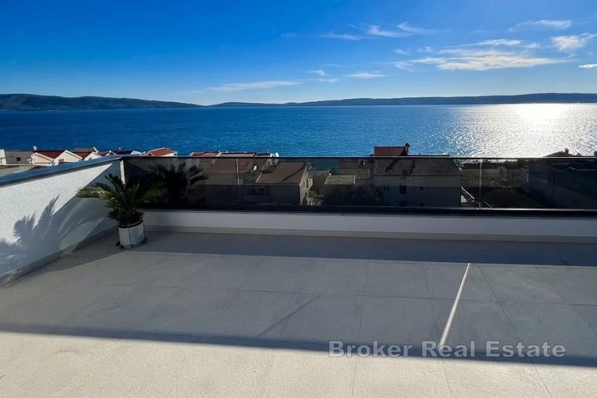 Luksuzni Penthouse s krovnom terasom i otvorenim pogledom na more