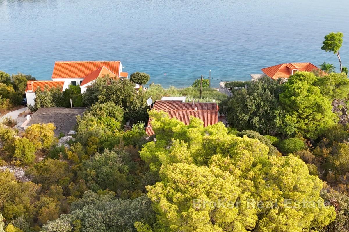 Maison de vacances en première ligne de mer avec terrain constructible de 3 830 m²