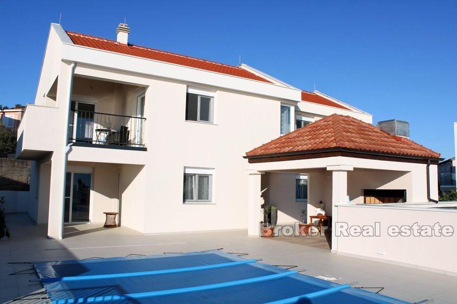 Einfamilienhaus mit Swimmingpool