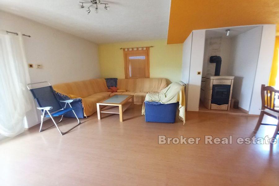 Apartment with partial sea view