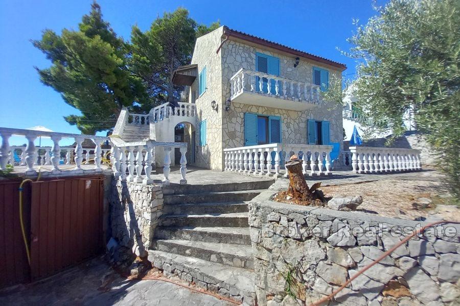Maison en pierre très bien située