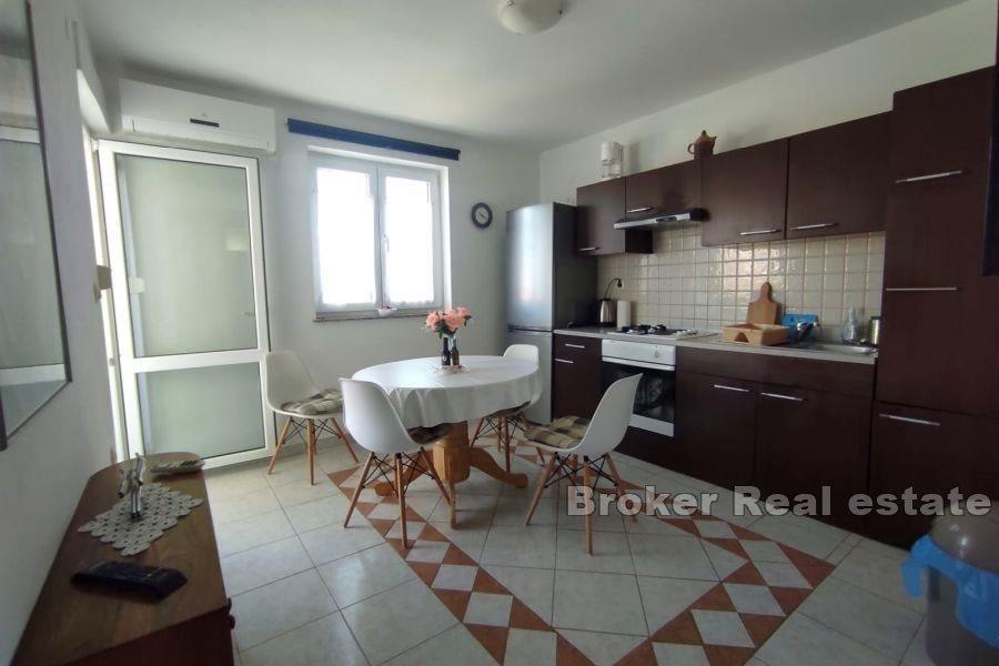 Apartmenthaus mit Meerblick