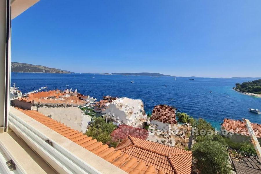 House with panoramic sea view