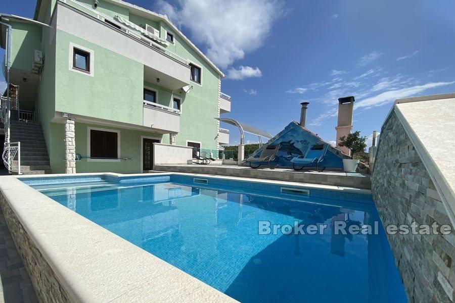 Apartmenthaus mit Meerblick