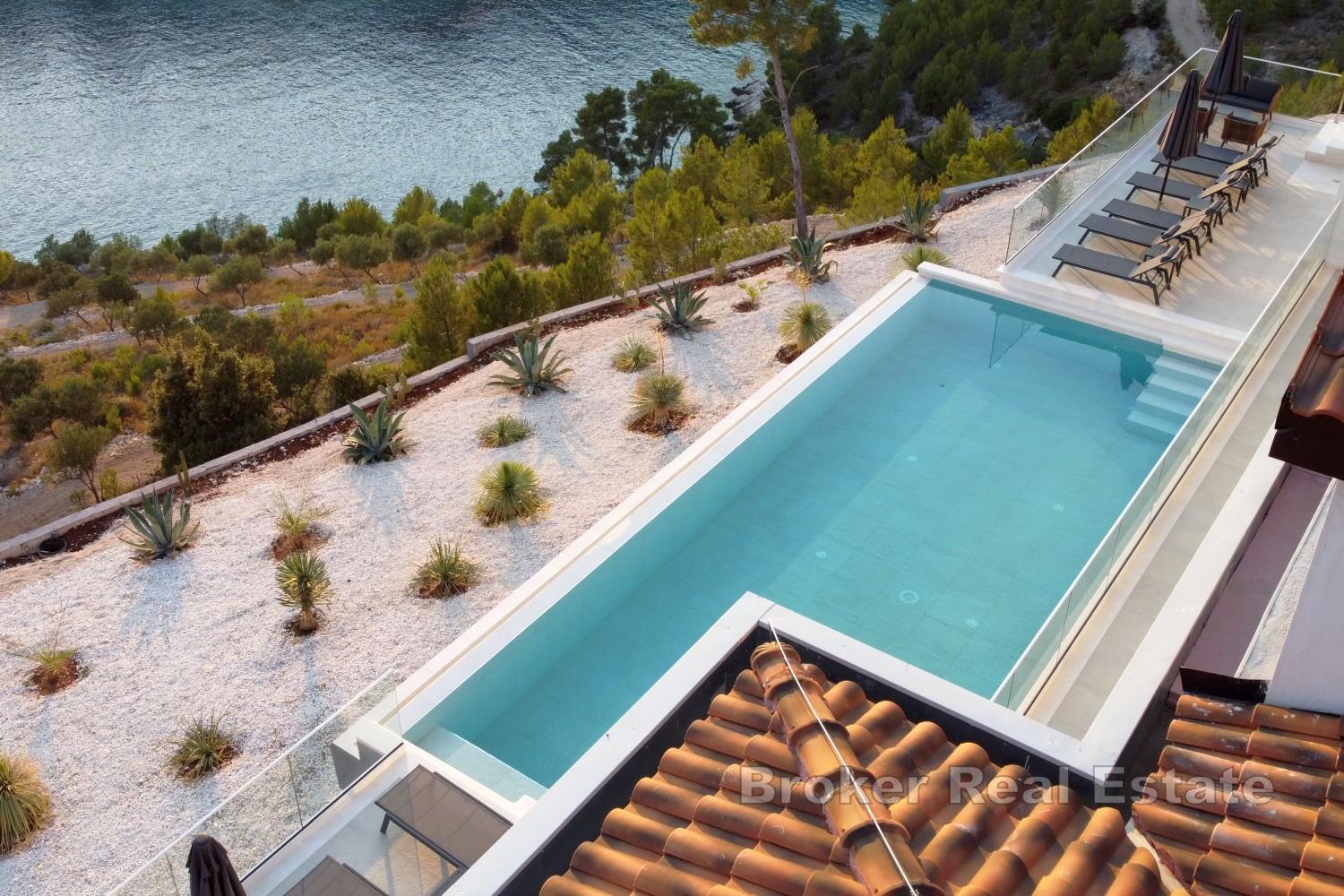Domaine privé avec une luxueuse villa et un vaste terrain