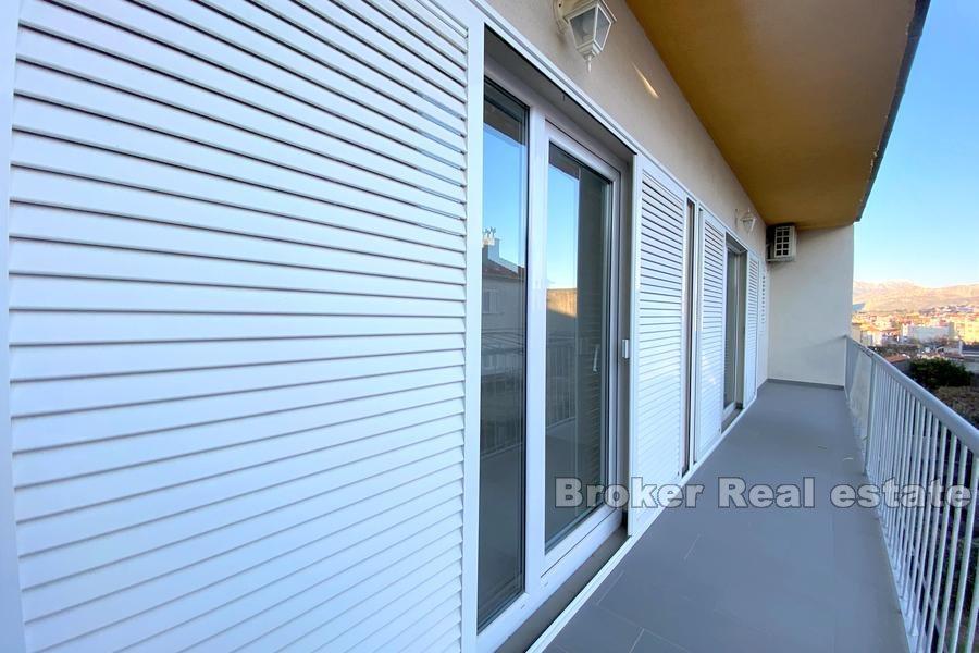 Three bedroom apartment with yard