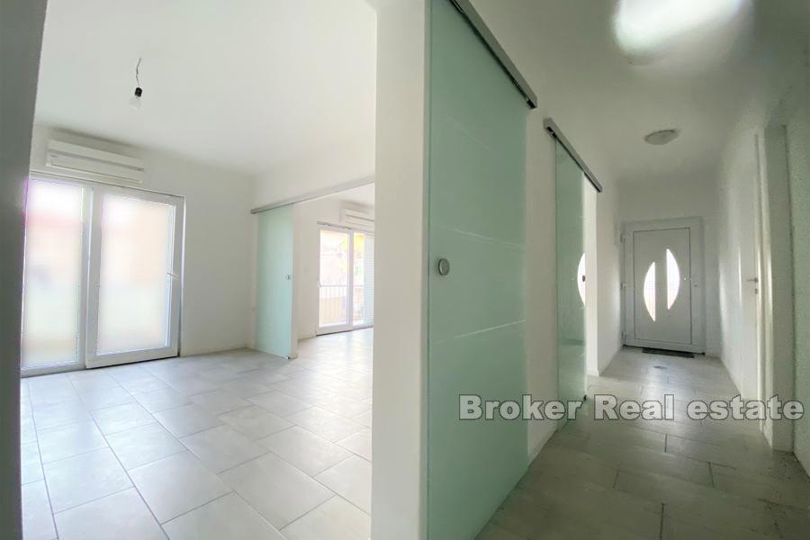 Three bedroom apartment with yard