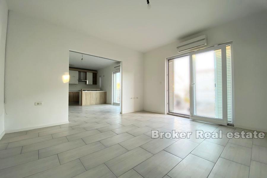 Three bedroom apartment with yard