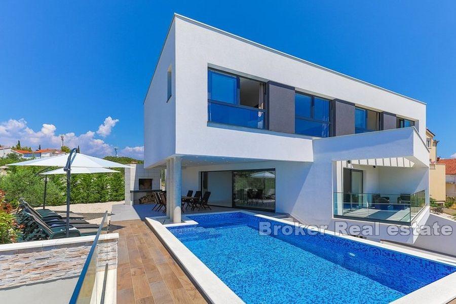 Newly built villa with pool