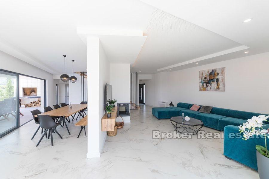 Newly built villa with pool