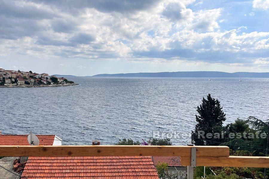 Appartements dans immeuble neuf, vue mer