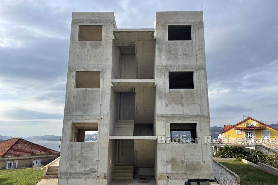 Edificio incompiuto, vista mare