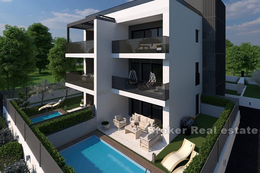 Appartamenti moderni con piscine e giardino