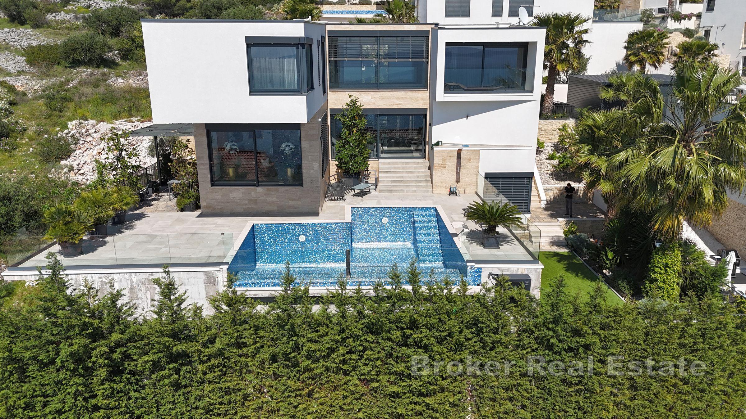 Einzigartige Villa mit Pool und Meerblick