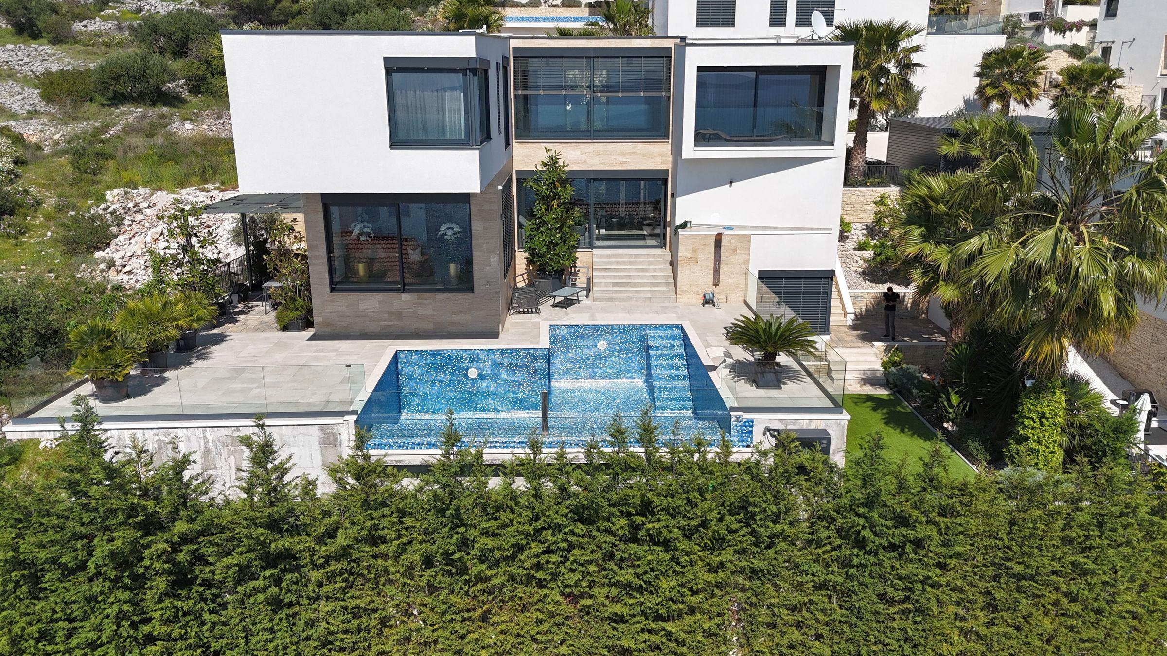 Einzigartige Villa mit Pool und Meerblick