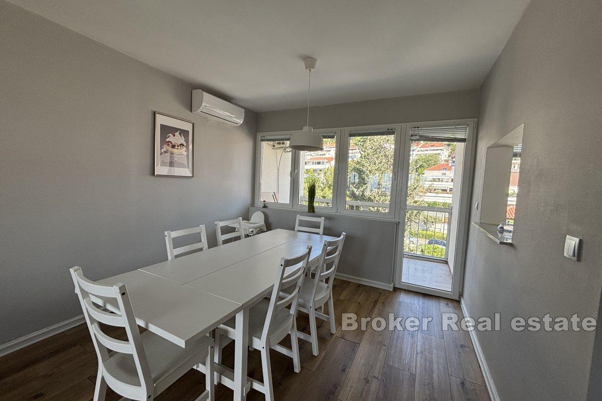 Functional two bedroom apartment in a great location