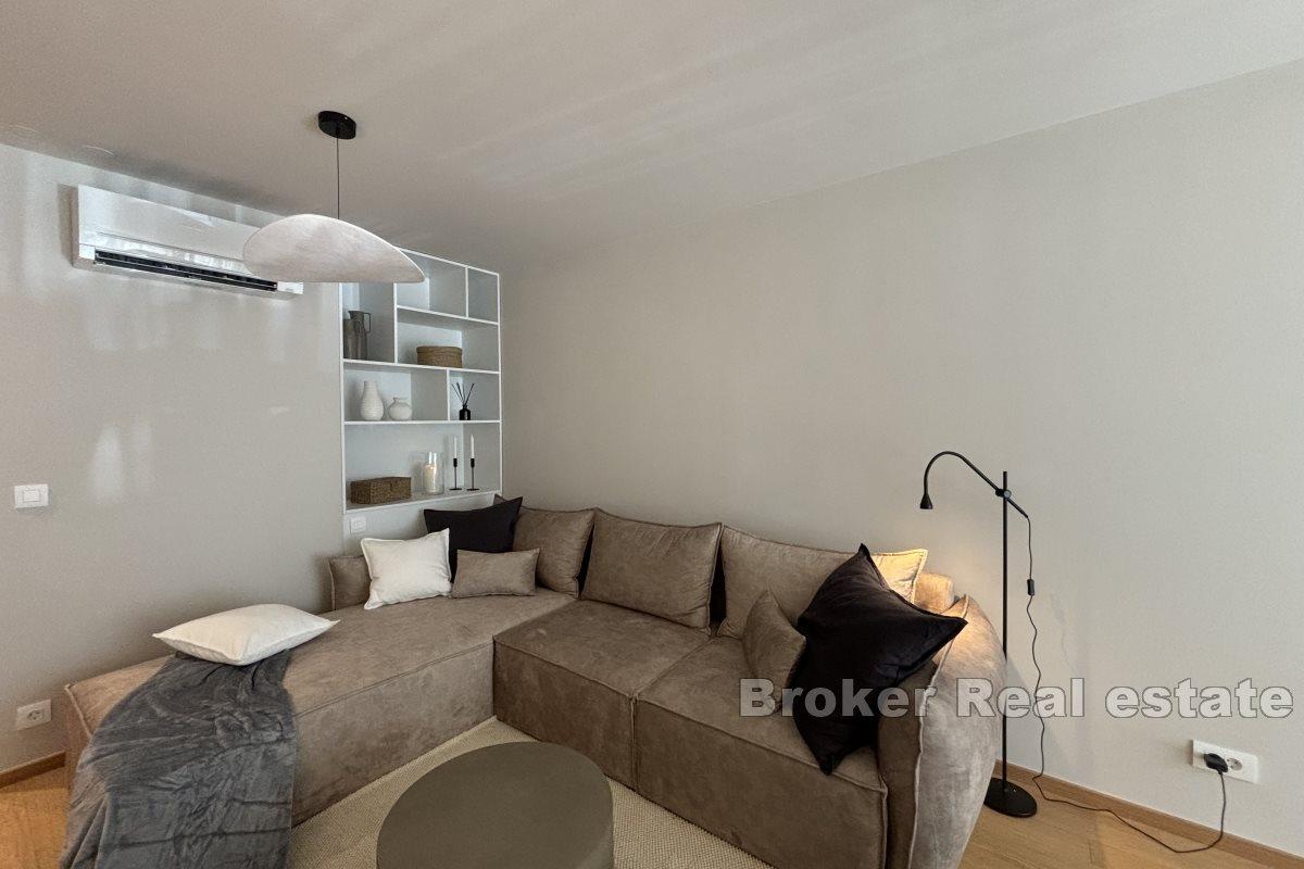 Three bedroom apartment in a new building with parking