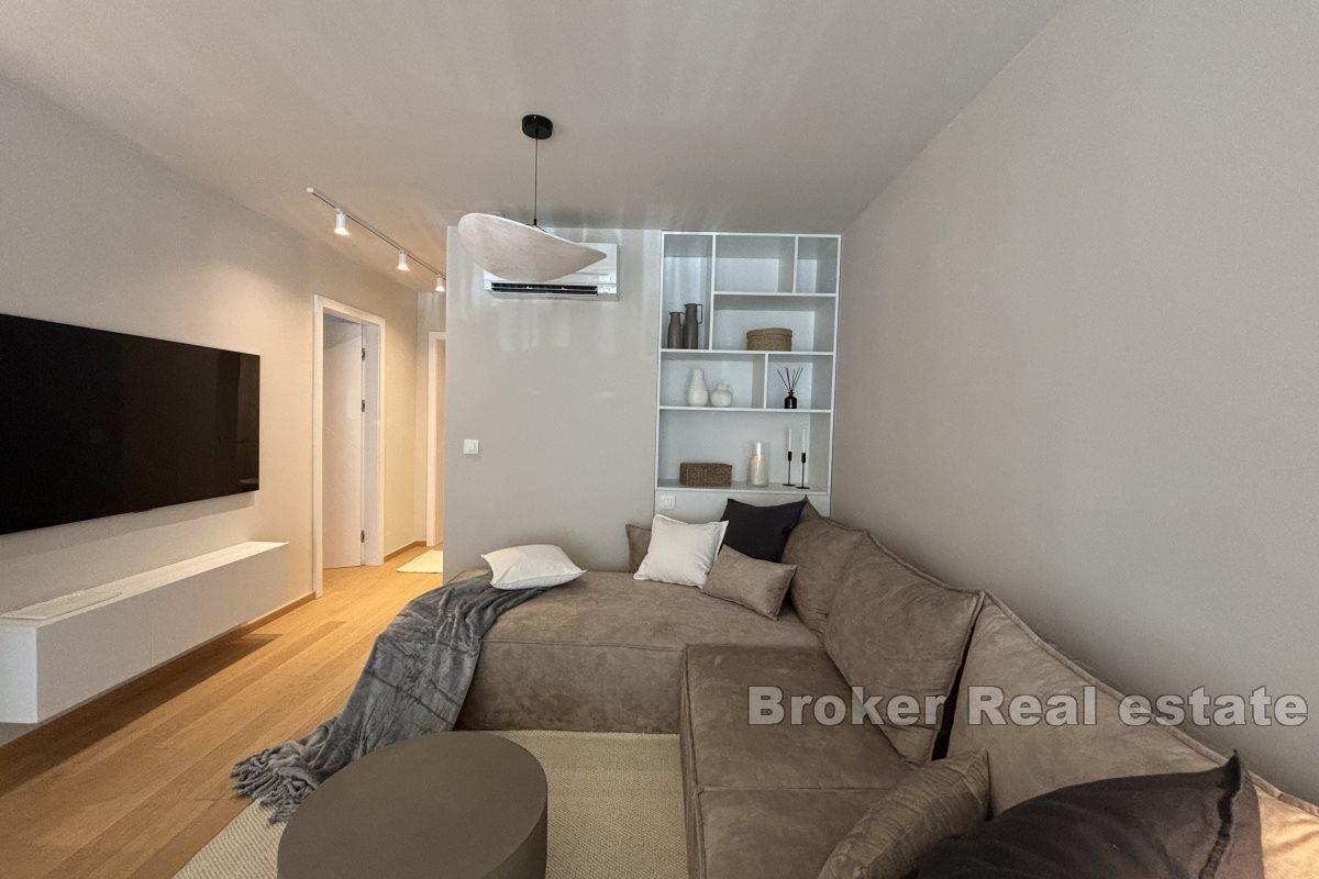 Three bedroom apartment in a new building with parking