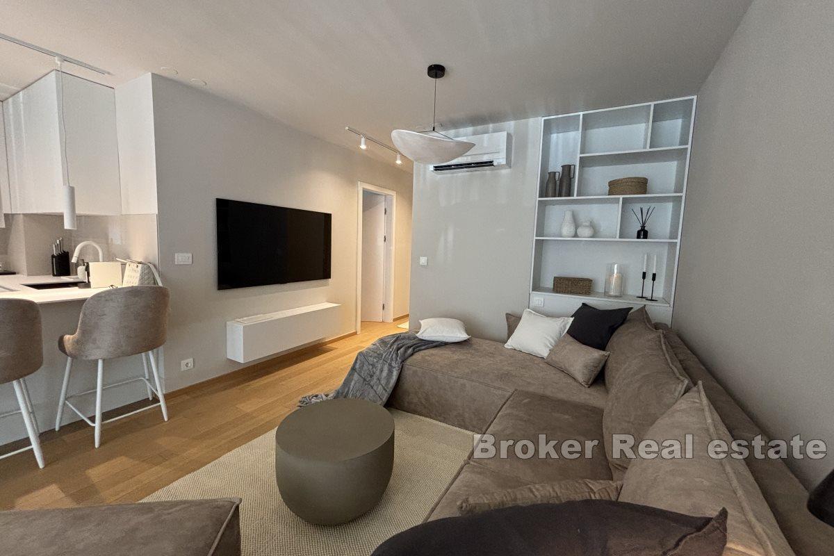 Three bedroom apartment in a new building with parking