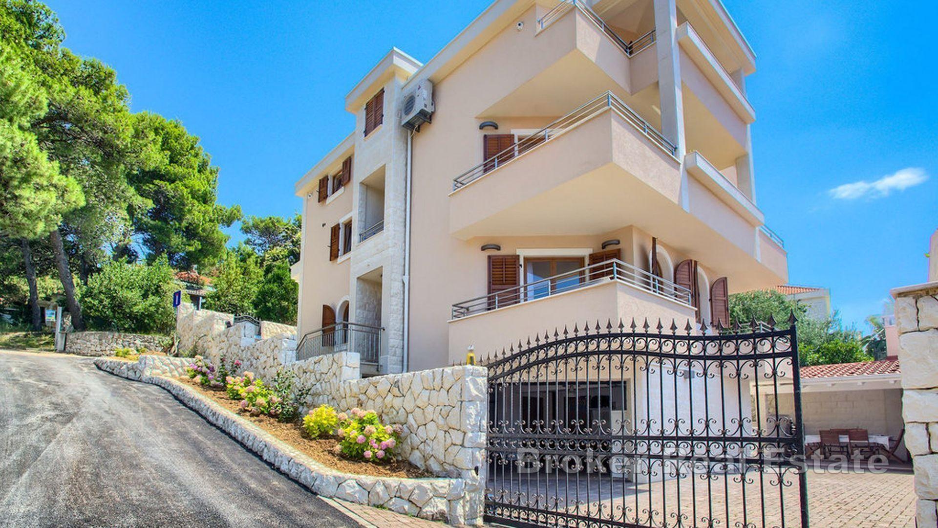 Moderní vila s mimořádným výhledem na moře