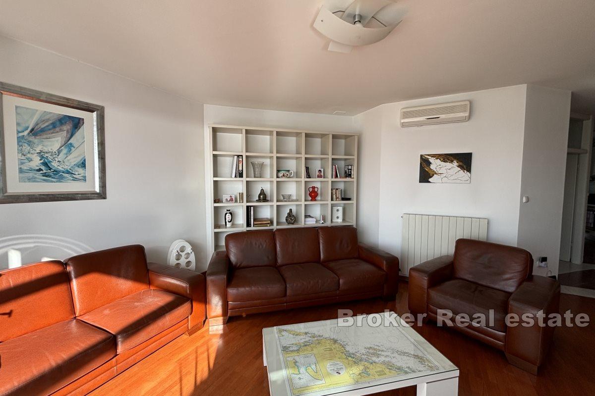 Zwei-Zimmer-Wohnung mit Meerblick