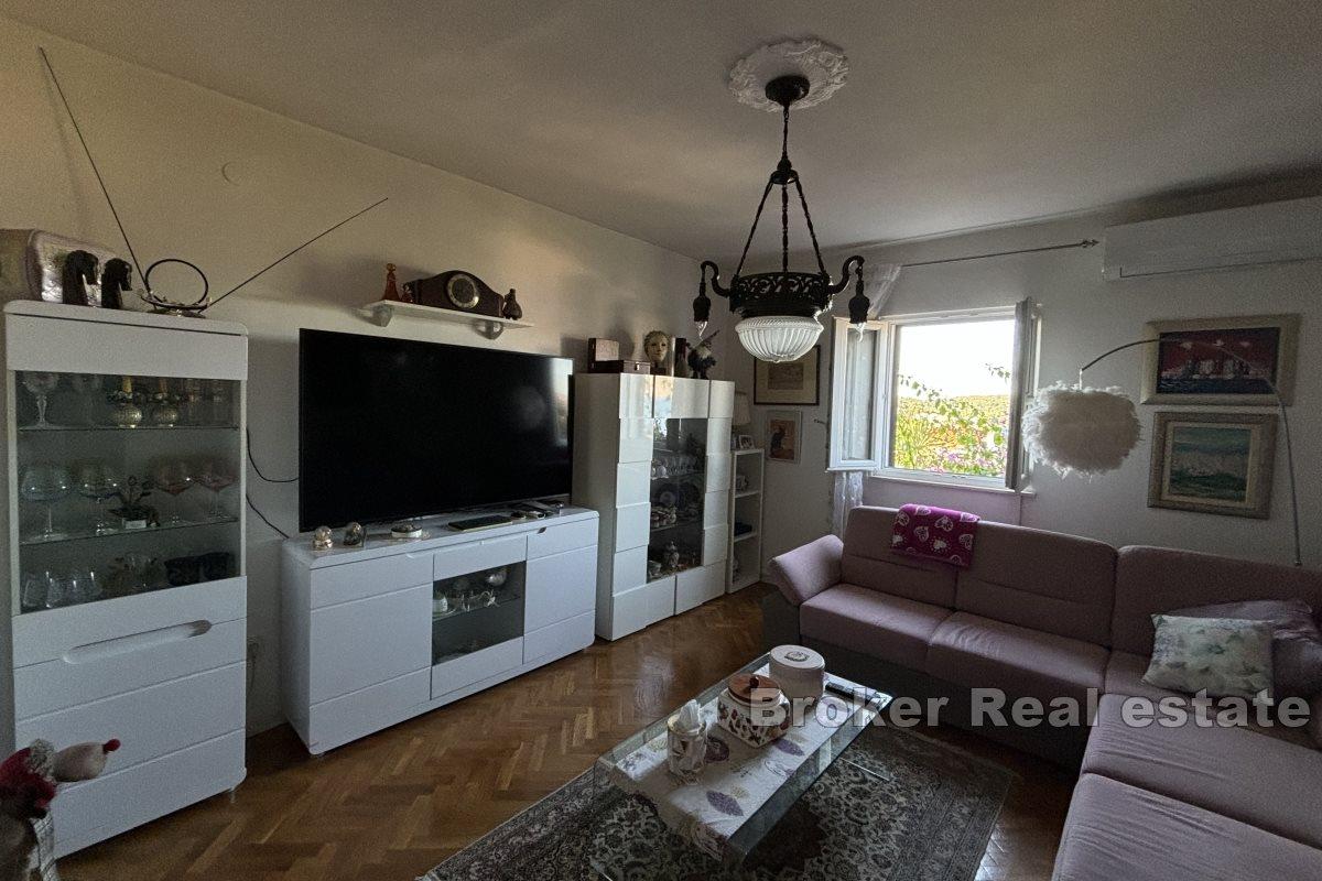 Komfortable Wohnung mit großem Garten