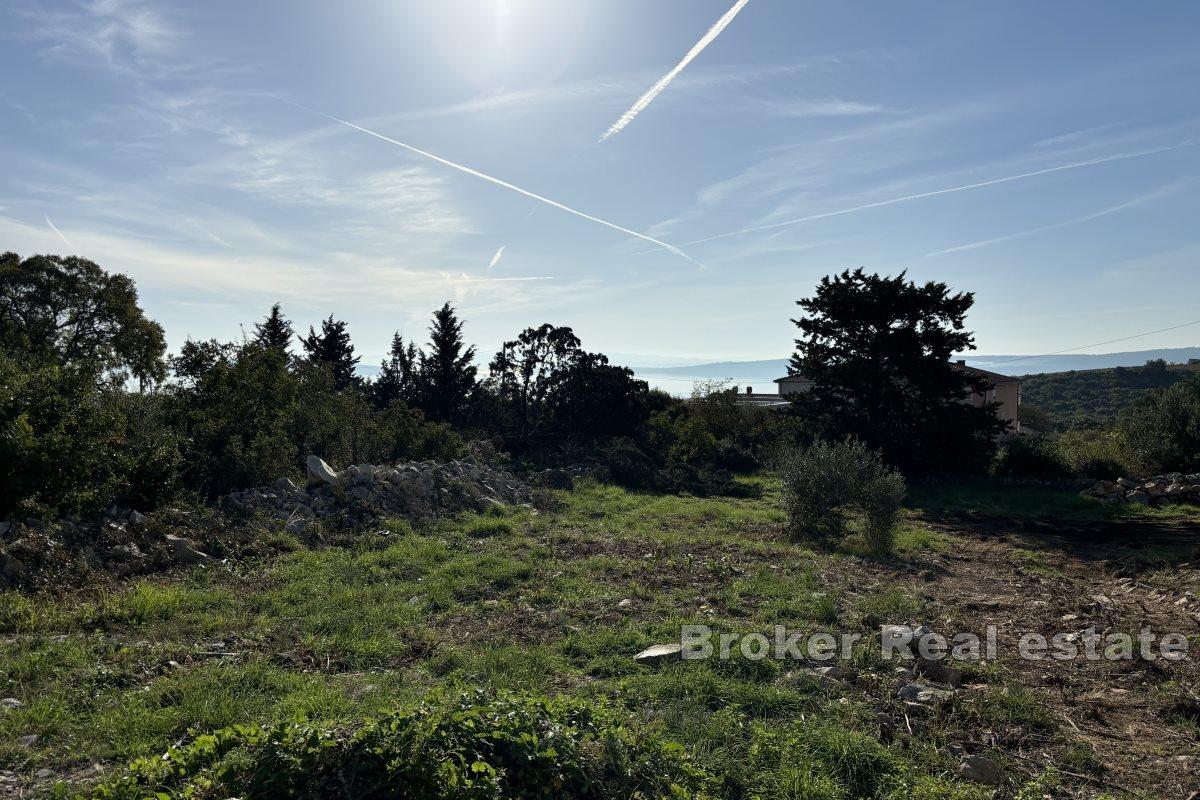 Terreno edificabile di forma regolare con vista sul mare