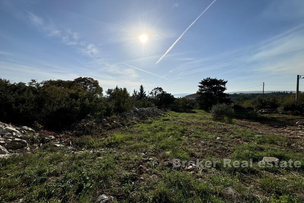 Terreno edificabile di forma regolare con vista sul mare