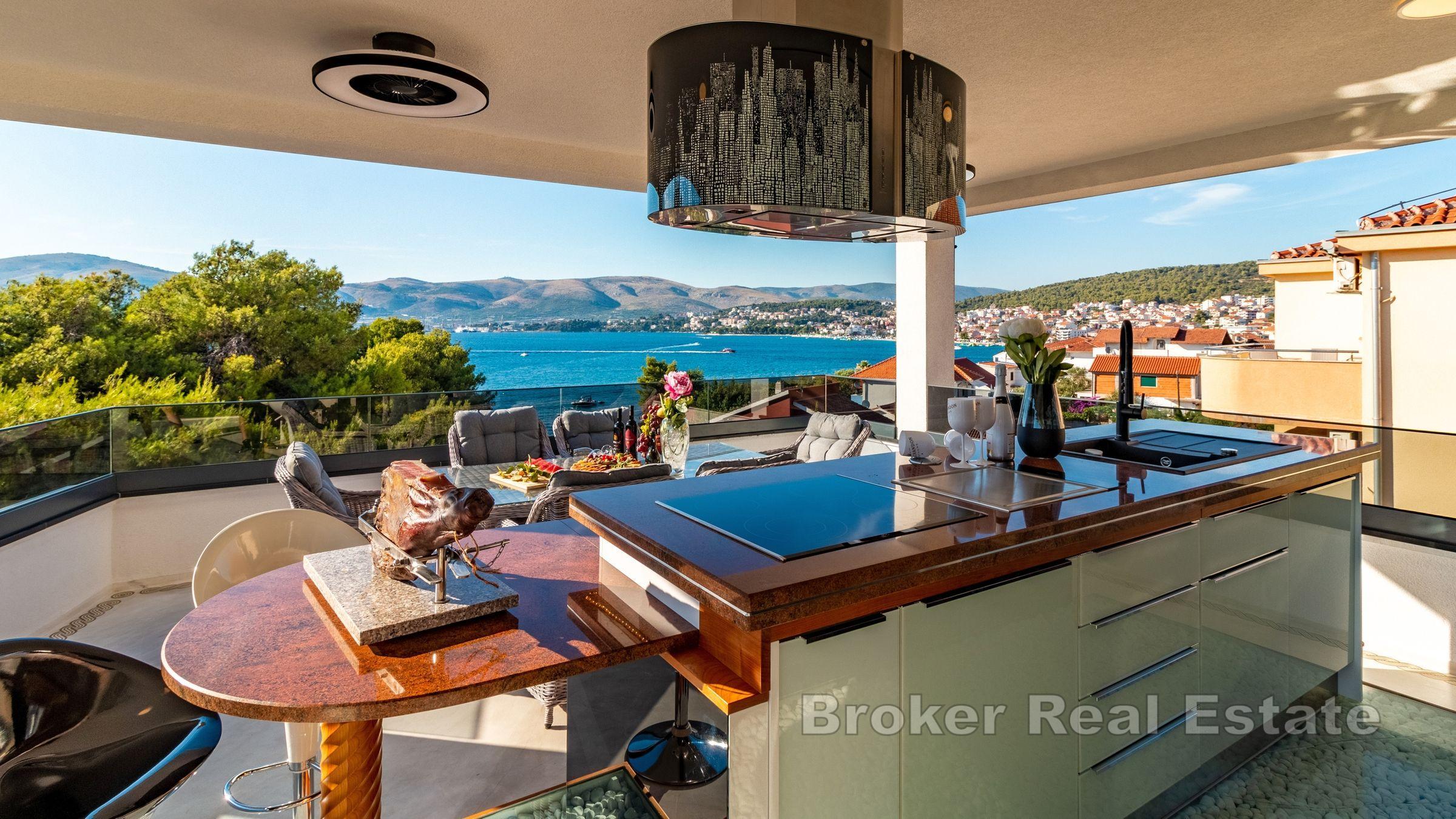 Moderne Villa mit Meerblick