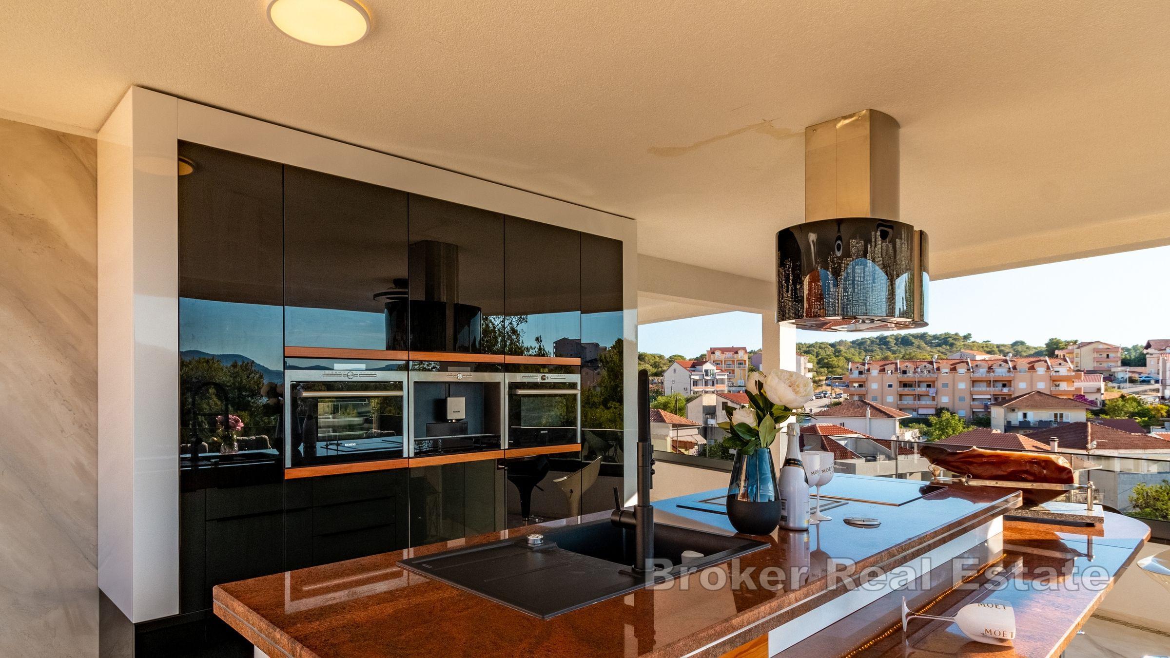 Moderne Villa mit Meerblick