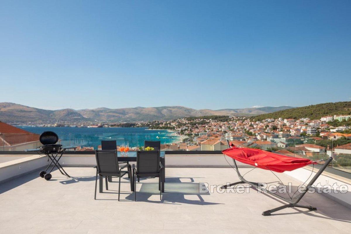 Appartamento con due camere da letto e terrazza sul tetto in un nuovo edificio