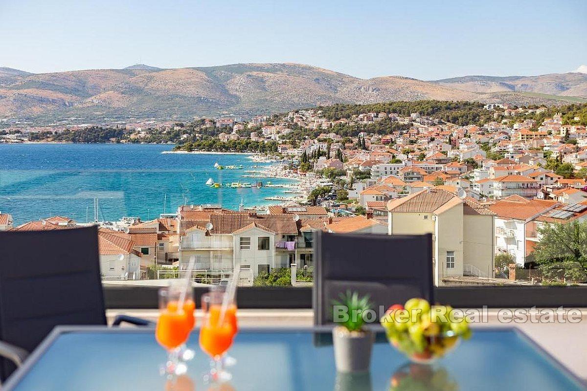 Appartamento con due camere da letto e terrazza sul tetto in un nuovo edificio