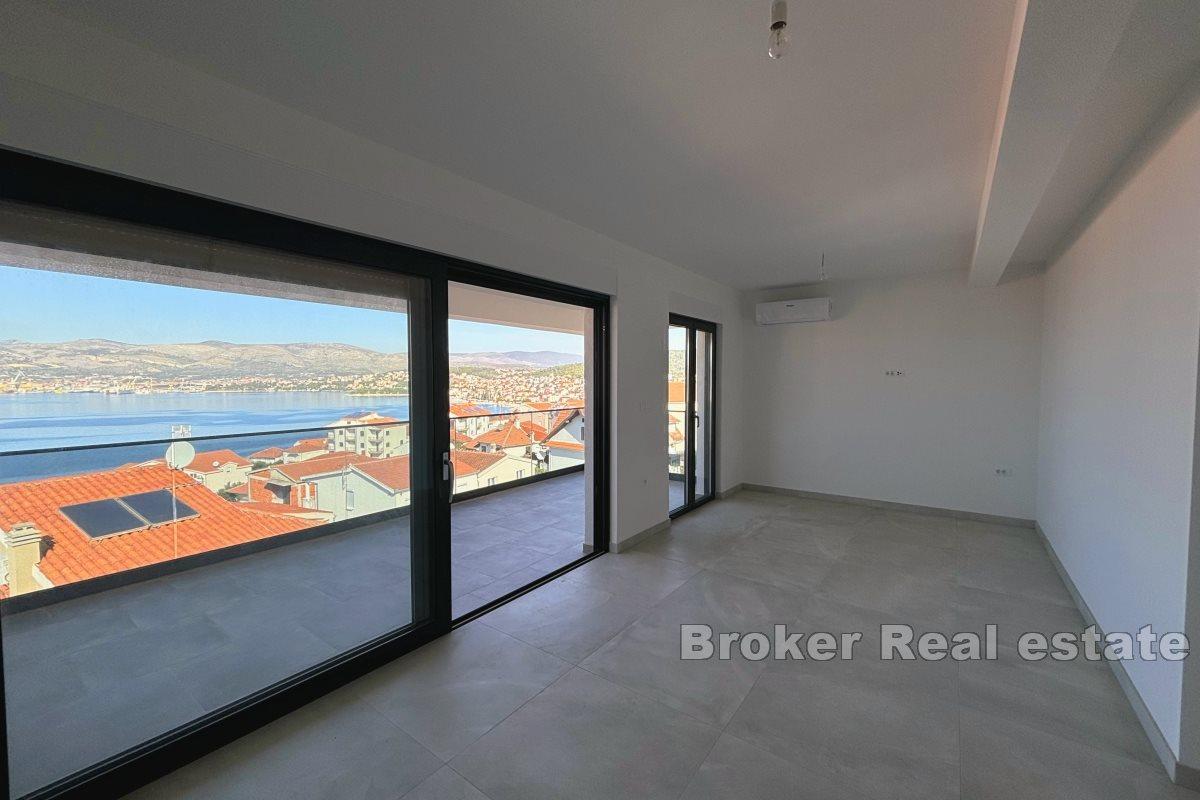 Extraordinary penthouse with an open sea view