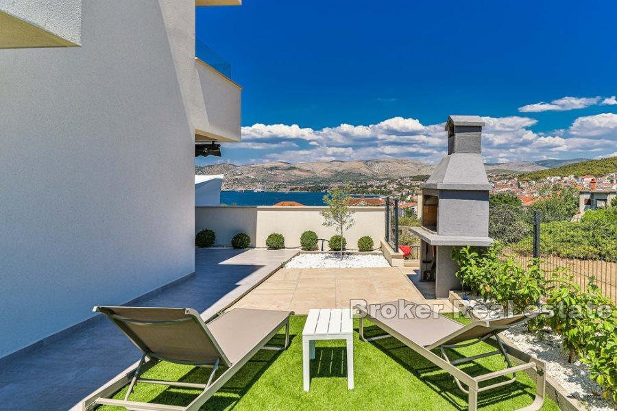 Appartamento con una camera da letto e giardino in un nuovo edificio