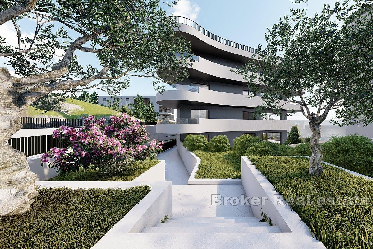 An extraordinary apartment with an open view of the sea