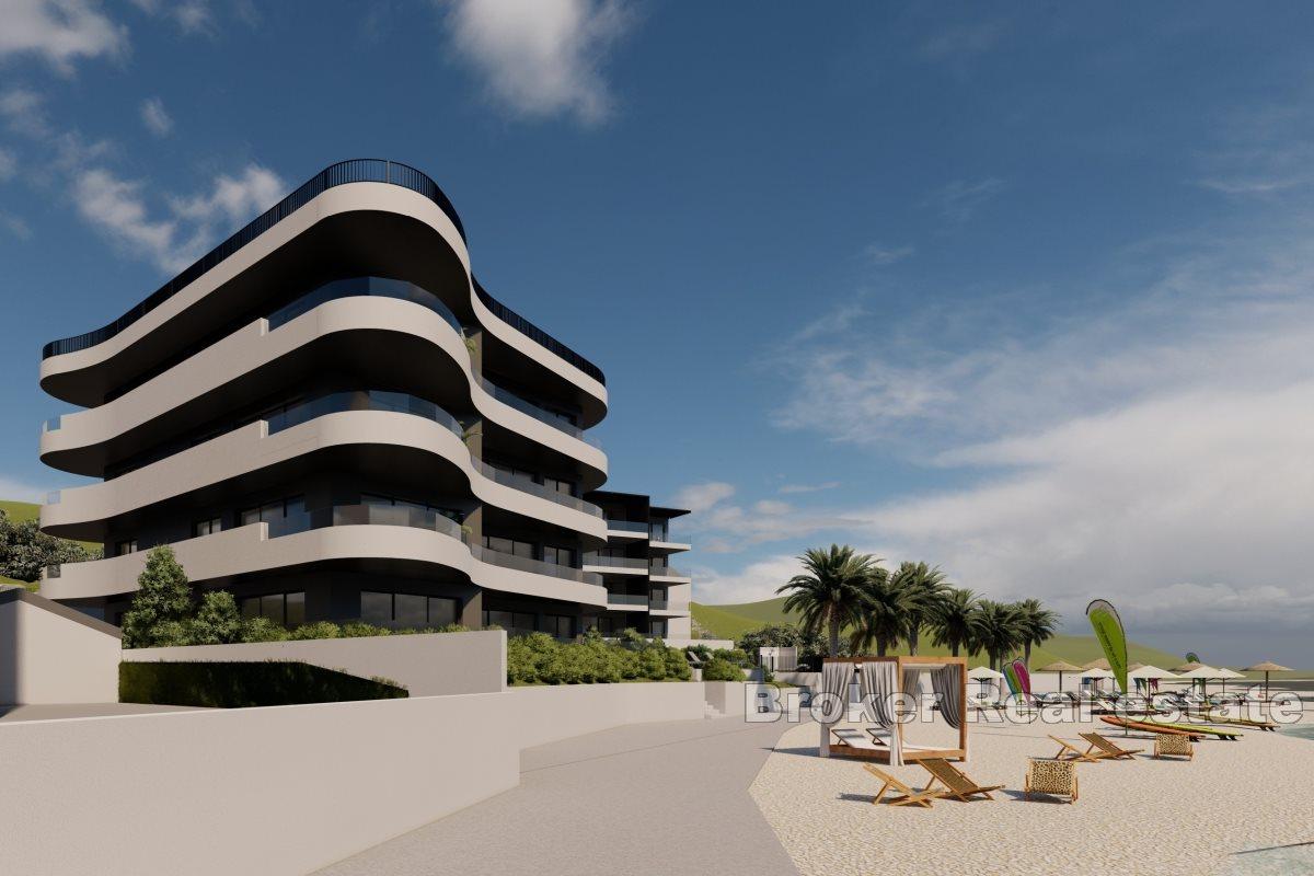 An extraordinary apartment with an open view of the sea