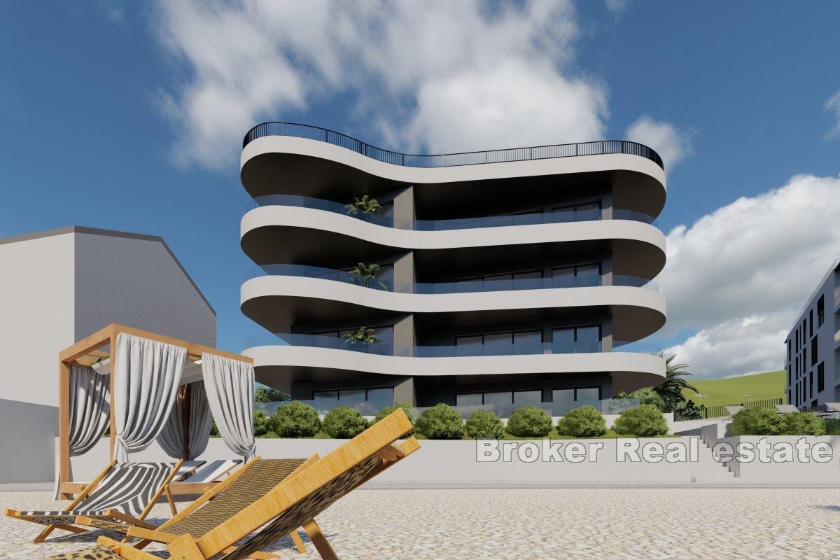 An extraordinary apartment with an open view of the sea