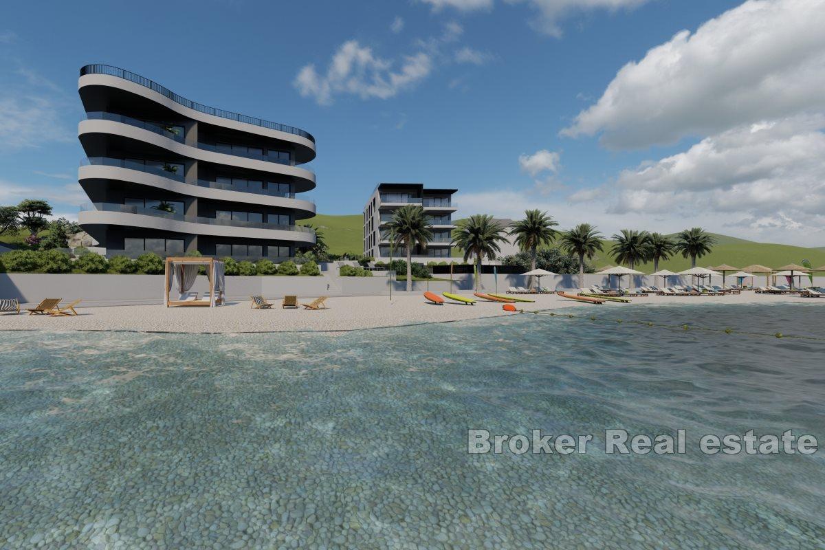 An extraordinary apartment with an open view of the sea