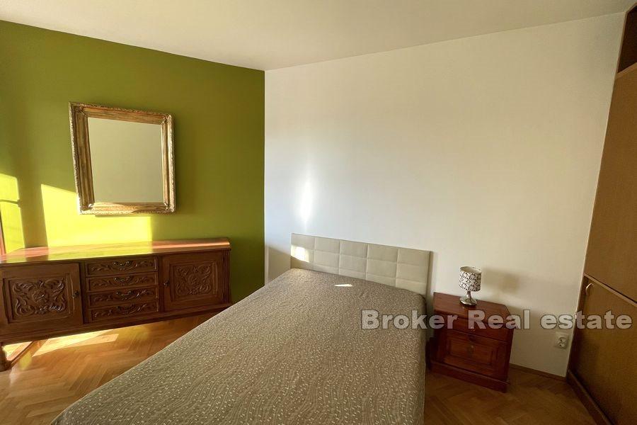 Sukoišan, moderne Einzimmerwohnung