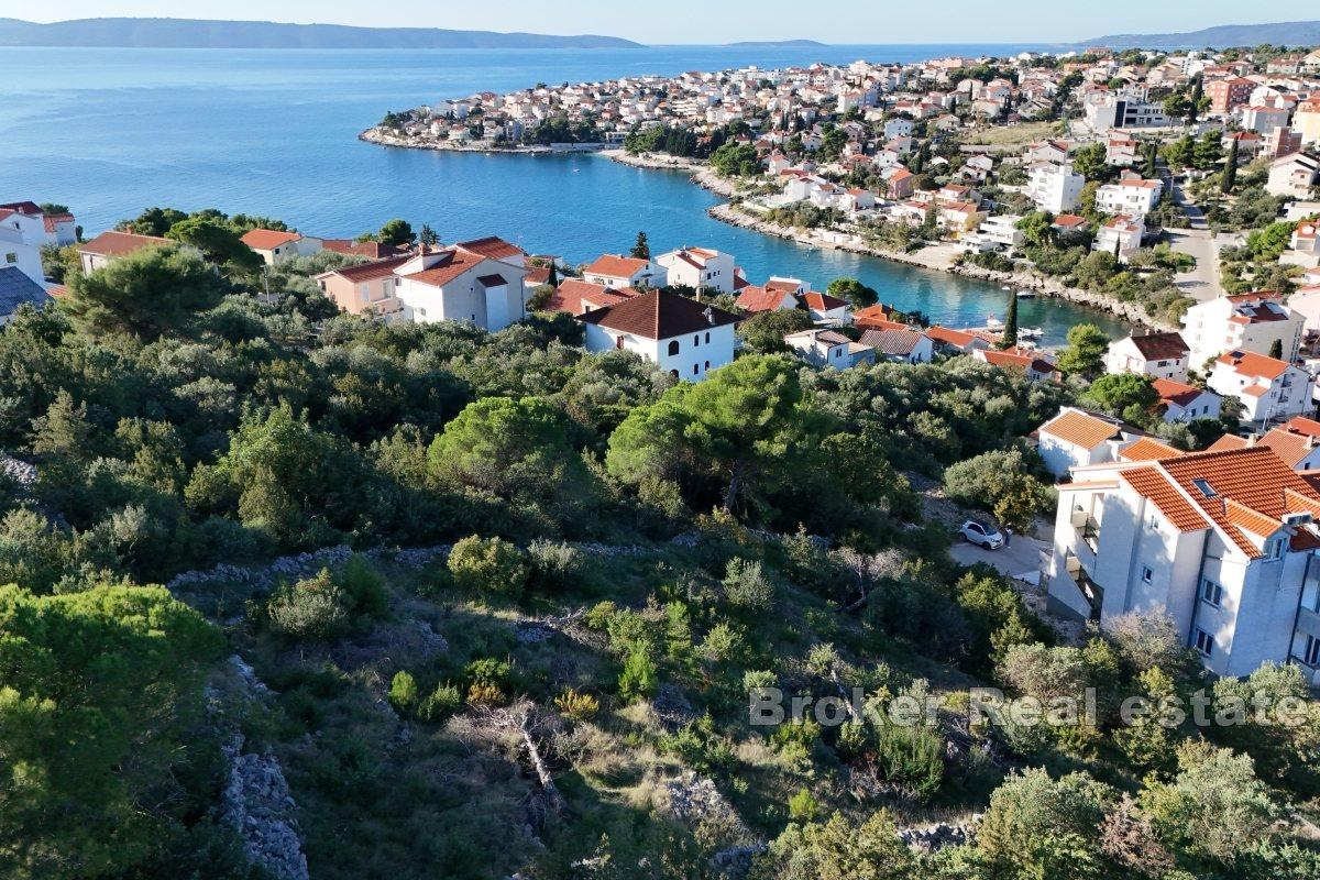 Ampio terreno edificabile vicino al mare