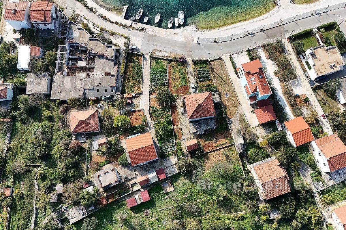 Ampio terreno edificabile vicino al mare