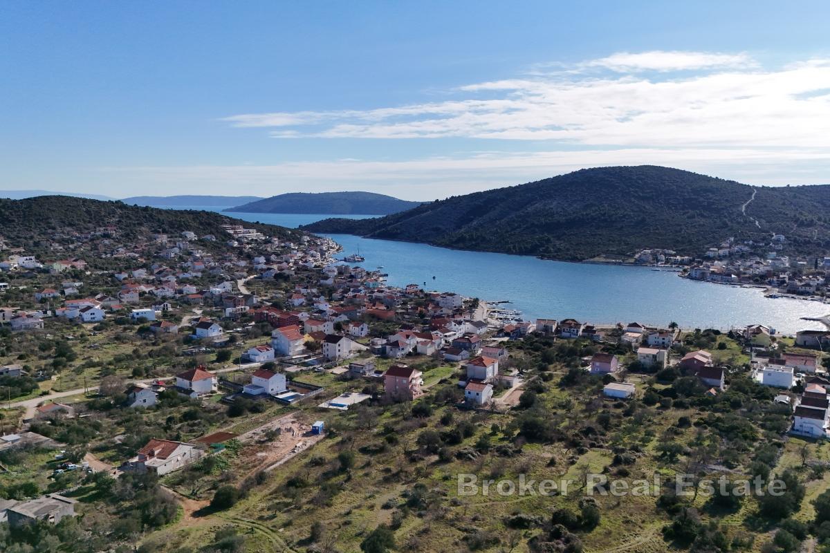 Ampio terreno edificabile vicino al mare