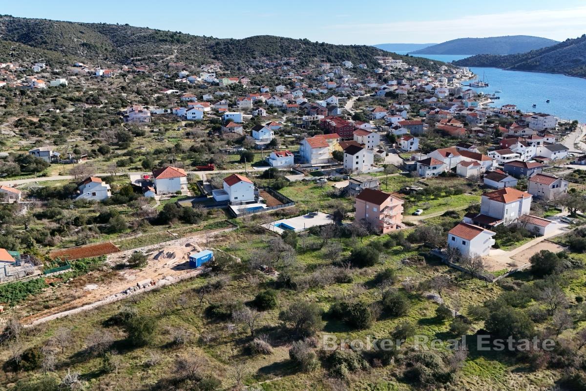Ampio terreno edificabile vicino al mare