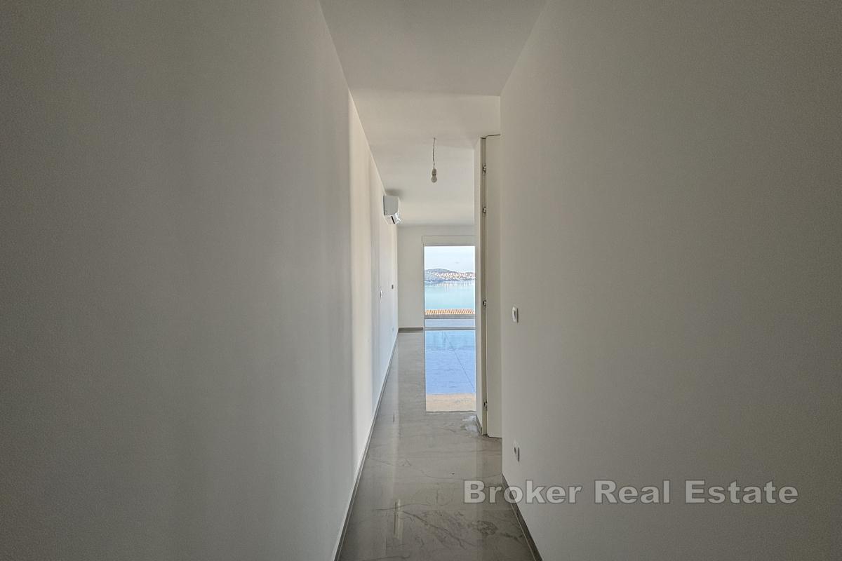 Mimořádný penthouse se střešní terasou u moře