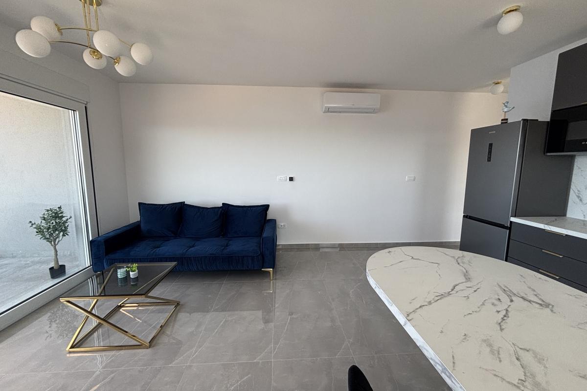 Prostorný penthouse s výhledem na moře