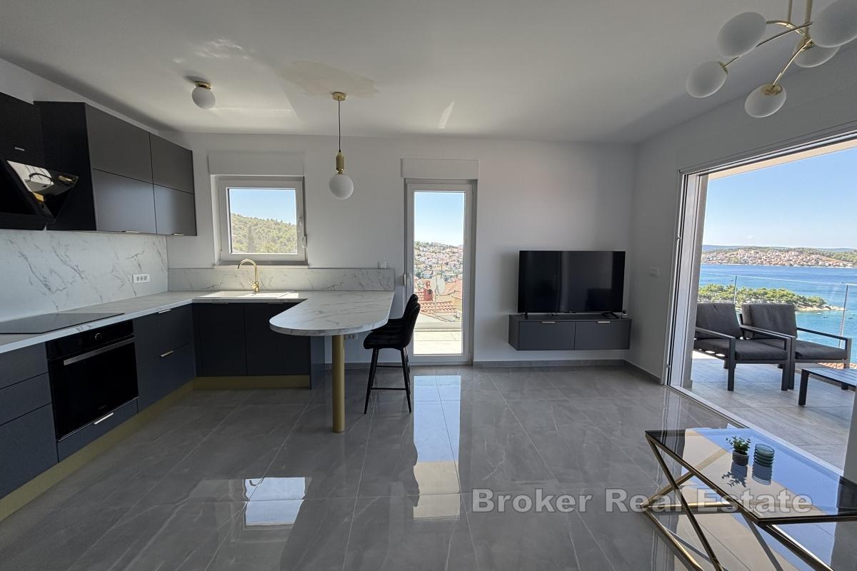 Prostorný penthouse s výhledem na moře