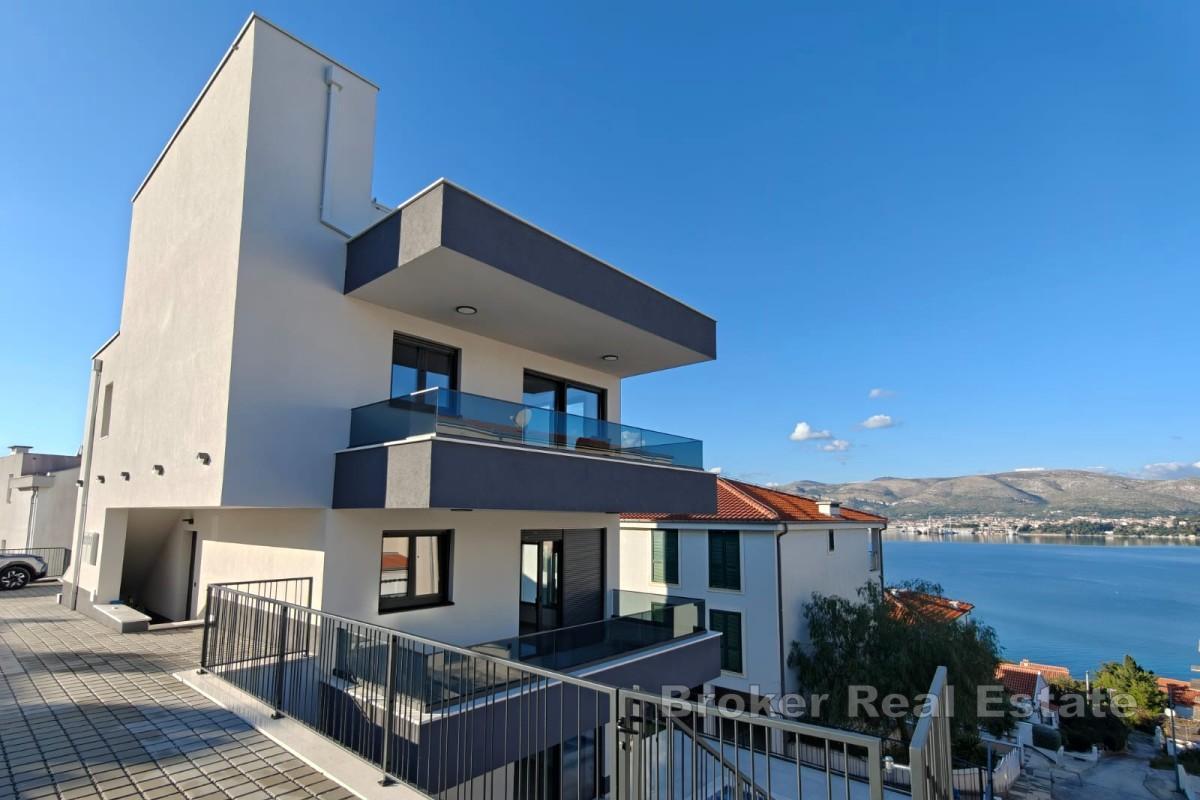 Moderne Wohnung mit Pool in Meeresnähe